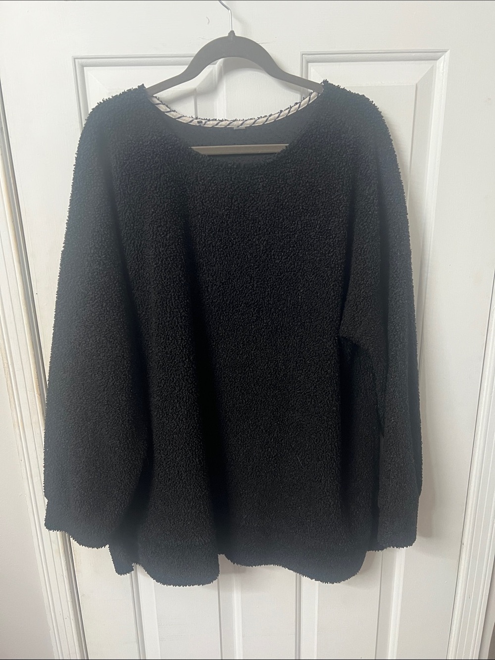 Women's Black Plush Crewneck Sweater - Cozy Everyday Pullover